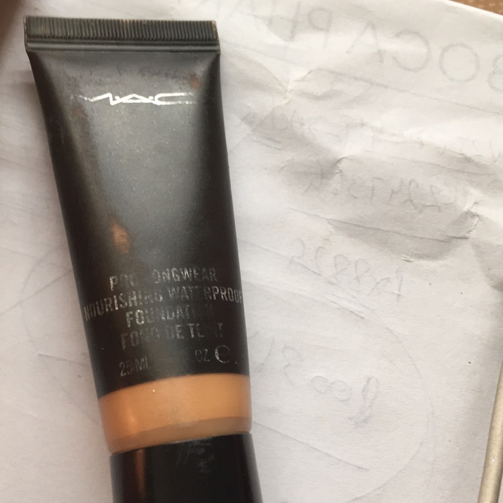Mac found nc45; Clinique 21, fenty 370.  All $60